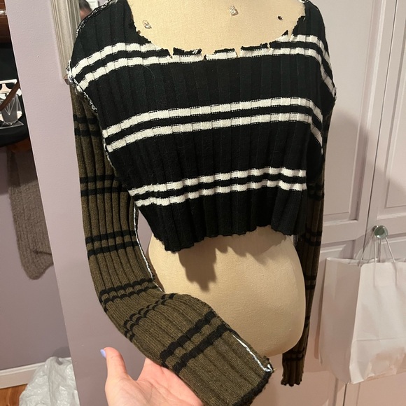 BDG Cropped Mix Match Sweater - Picture 2 of 5